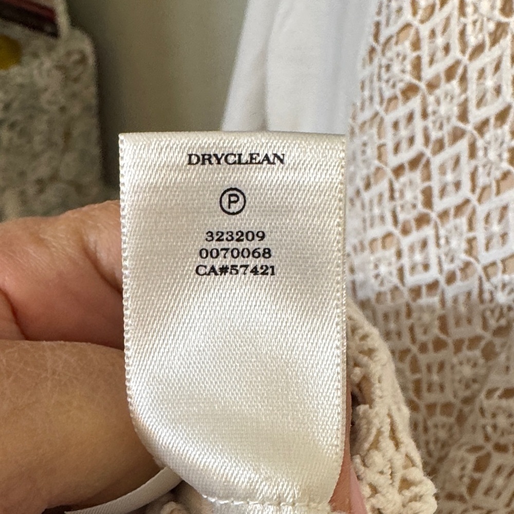 EUC Ann Taylor Cream Lace Panel Ponte Knit Top Super Cute Pretty Lace Front/Back - Picture 7 of 7